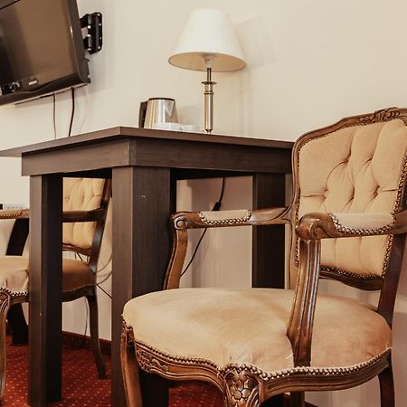 ריבניק Hotel Korona מראה חיצוני תמונה
