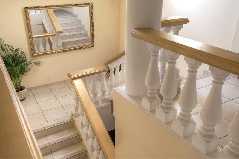 ריבניק Hotel Korona מראה חיצוני תמונה