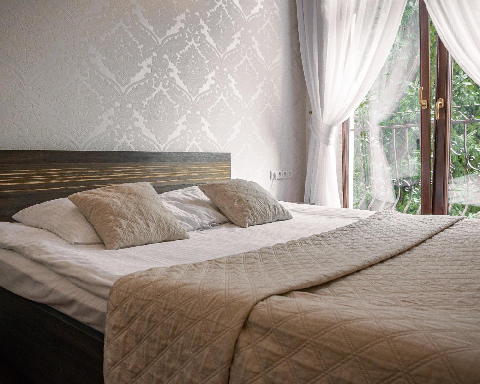 ריבניק Hotel Korona מראה חיצוני תמונה