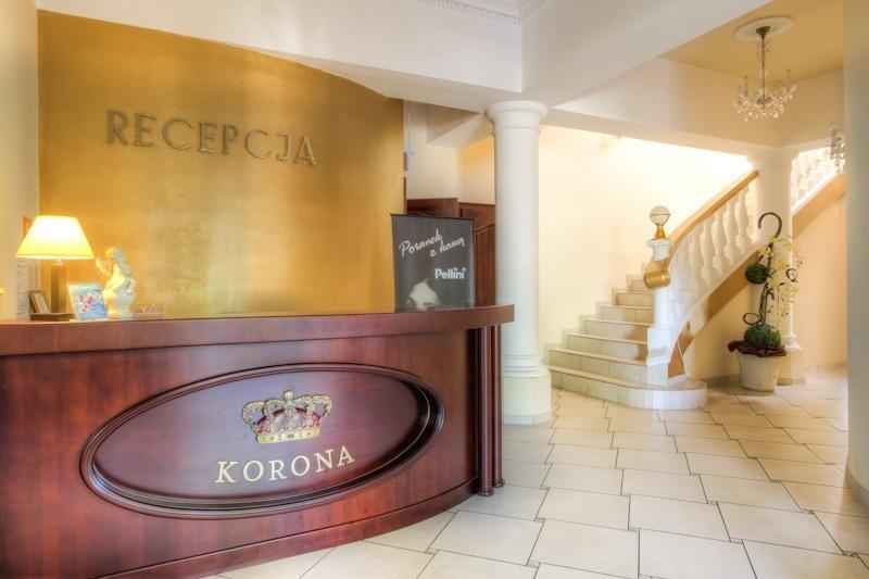 ריבניק Hotel Korona מראה חיצוני תמונה