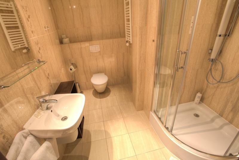 ריבניק Hotel Korona חדר תמונה
