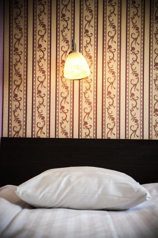ריבניק Hotel Korona מראה חיצוני תמונה