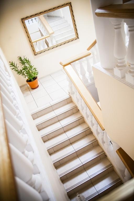ריבניק Hotel Korona מראה חיצוני תמונה