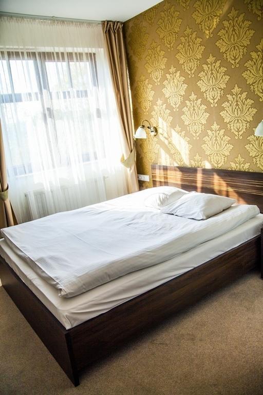 ריבניק Hotel Korona חדר תמונה