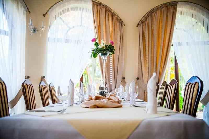 ריבניק Hotel Korona מראה חיצוני תמונה